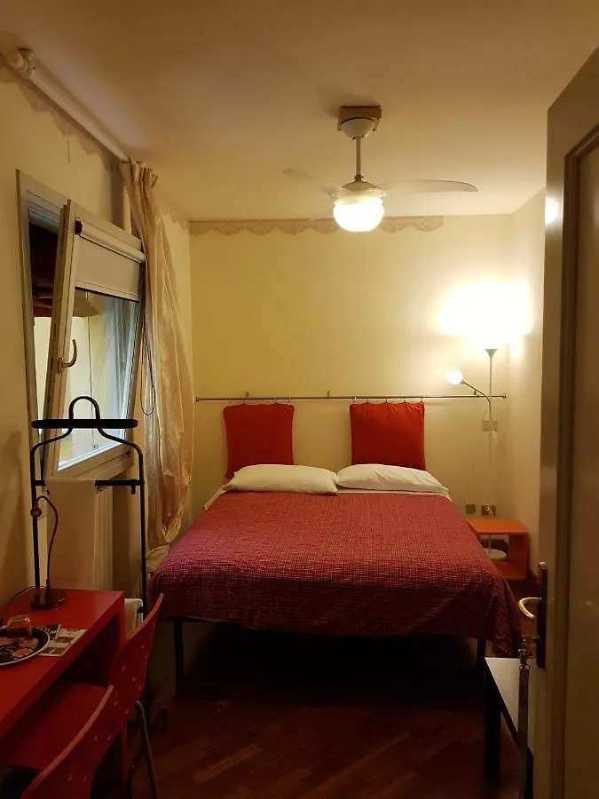 B&B Via Del Carro Bologna Bed & Breakfast